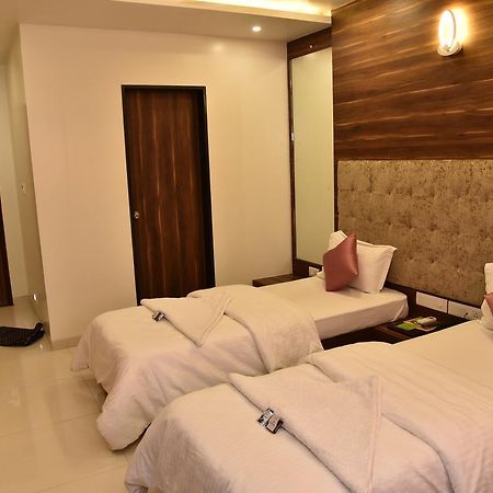 Bharuch Hotel Comfort מראה חיצוני תמונה
