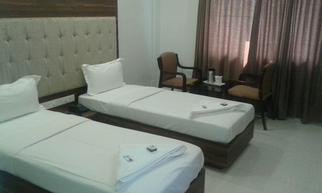 Bharuch Hotel Comfort מראה חיצוני תמונה