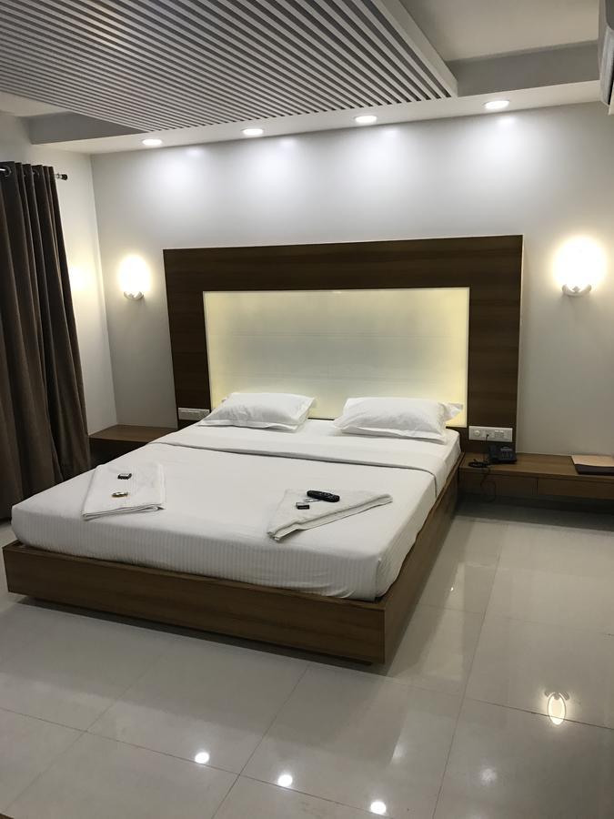 Bharuch Hotel Comfort מראה חיצוני תמונה