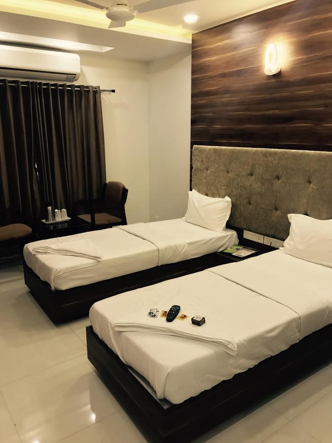 Bharuch Hotel Comfort מראה חיצוני תמונה