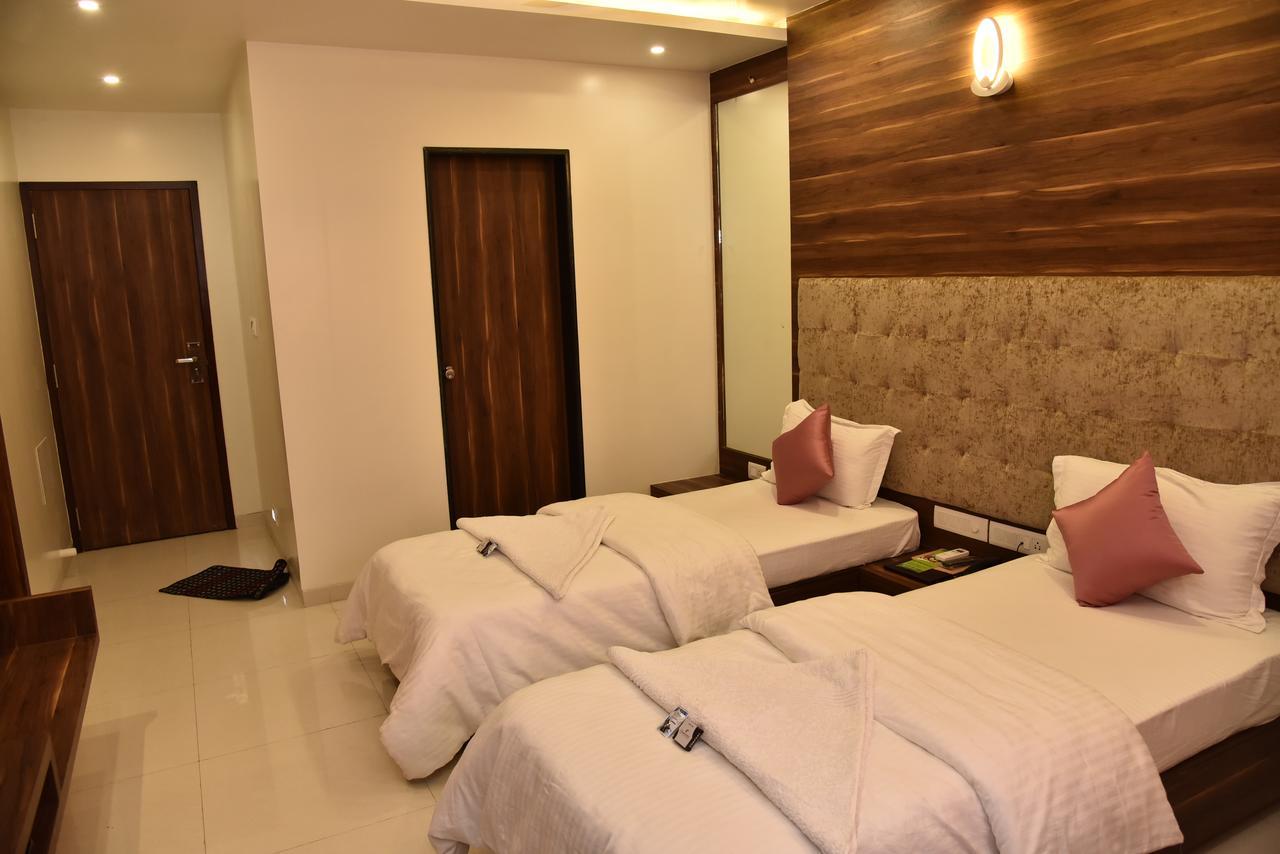 Bharuch Hotel Comfort מראה חיצוני תמונה