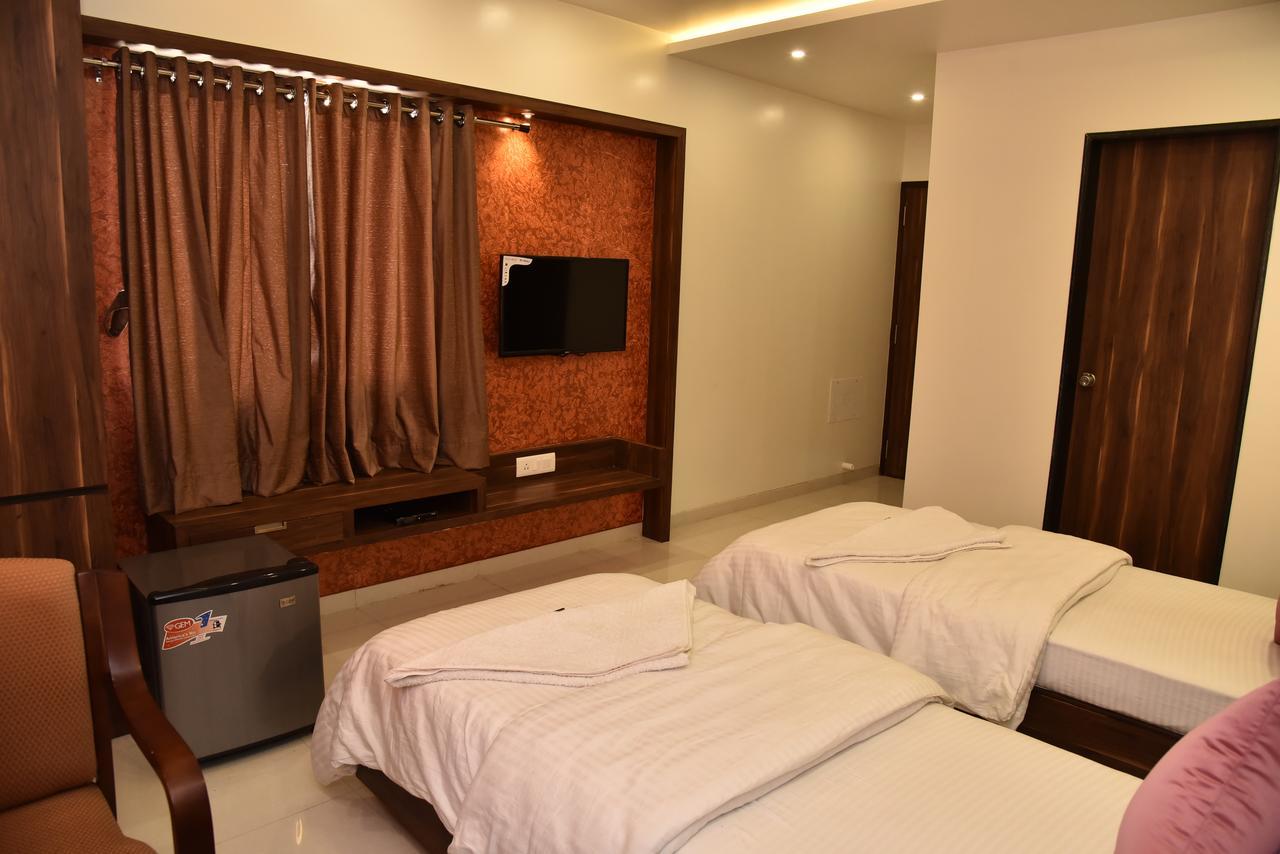 Bharuch Hotel Comfort מראה חיצוני תמונה